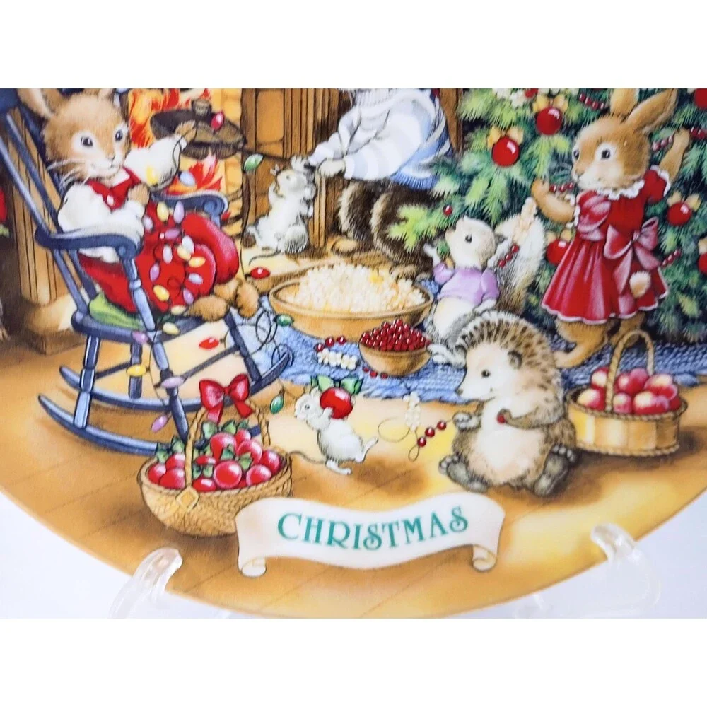 Sharing Christmas with Friends 1992 Avon Christmas Plate